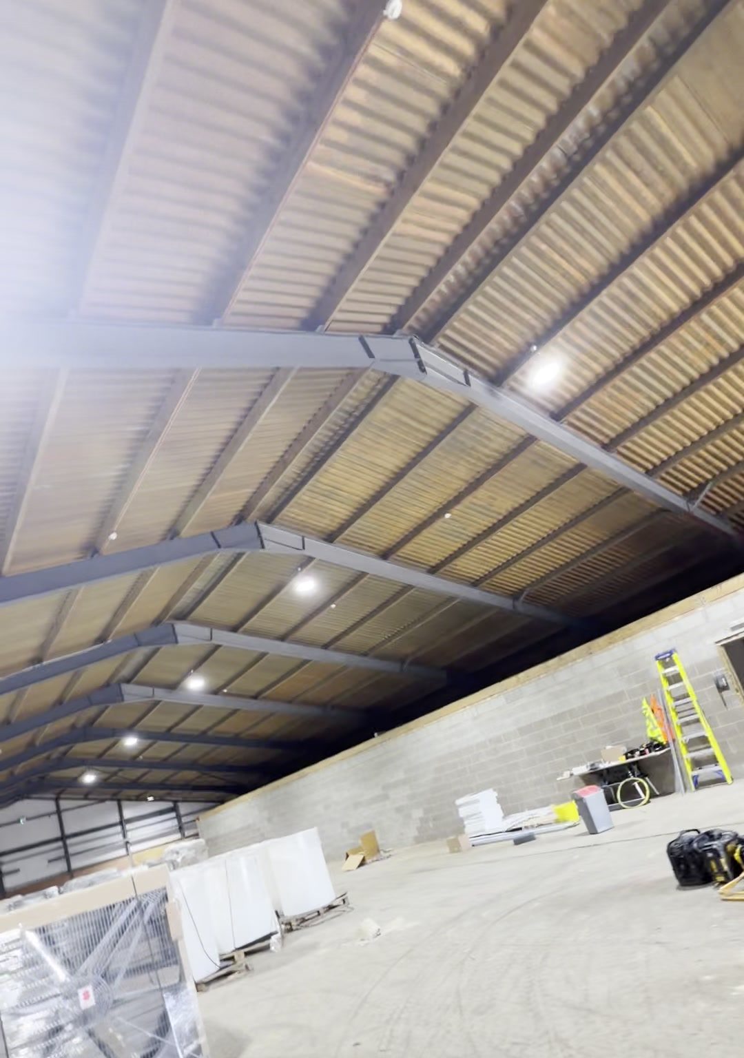 Industrial steel portal frame roof structure